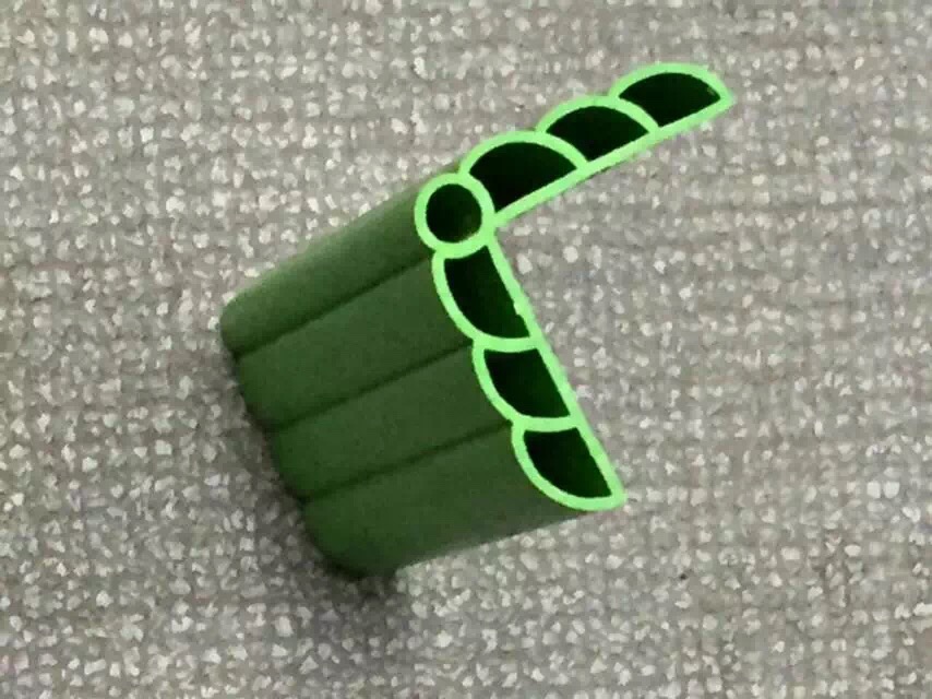 河南幼兒園橡膠護(hù)角,專為兒童設(shè)計(jì)的防護(hù)產(chǎn)品